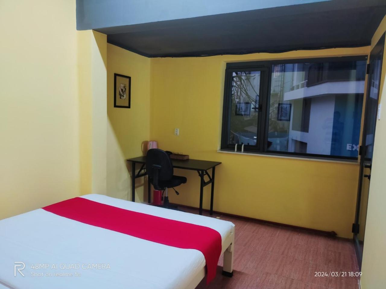 Shusimi House & Boutique Near Tan Son Nhat Airport Хошимин Экстерьер фото